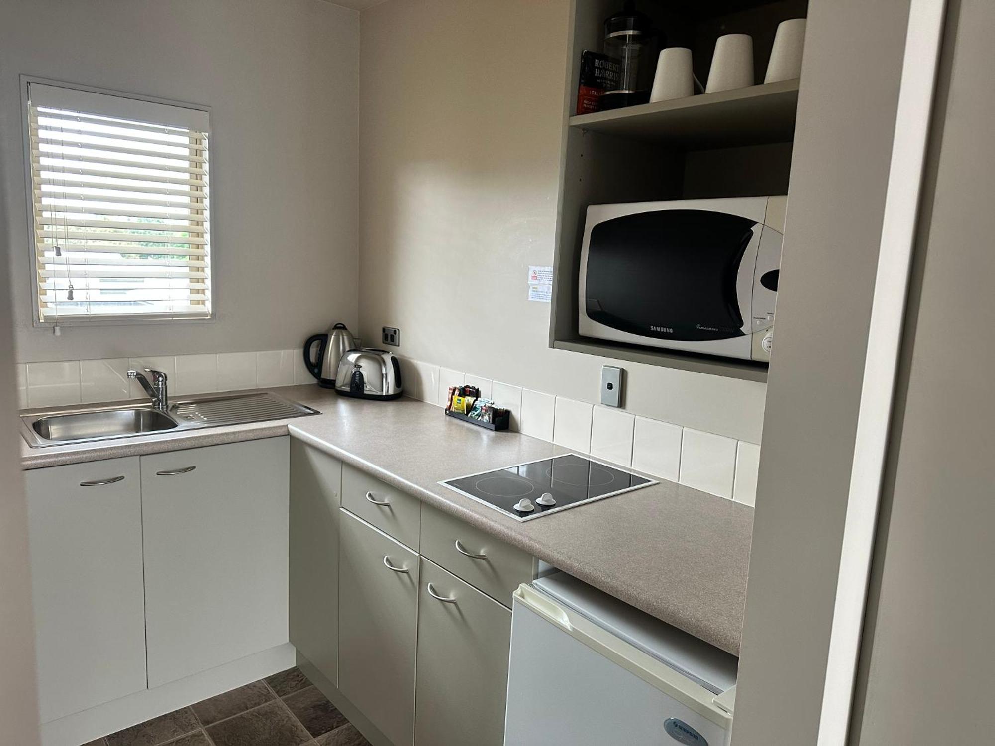 The Suites Ashburton Bagian luar foto