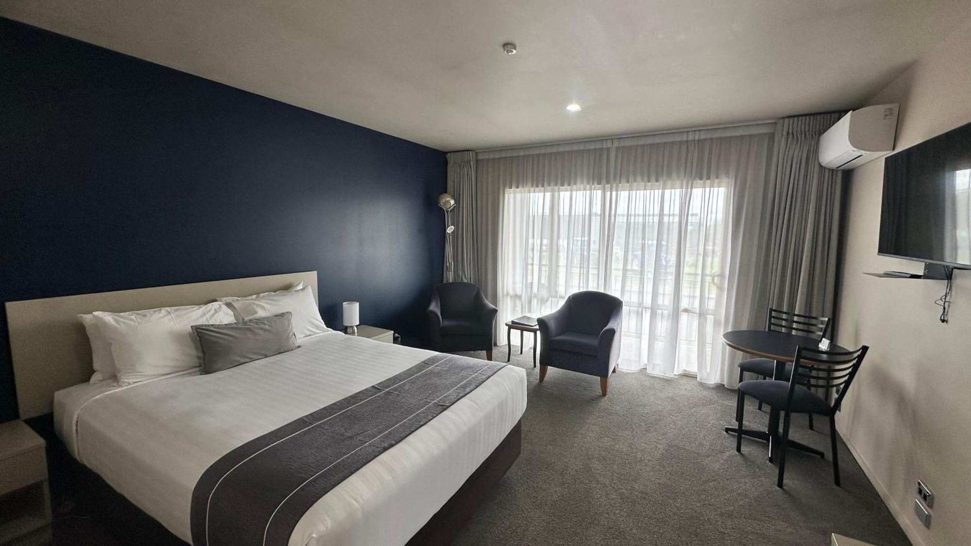 The Suites Ashburton Bagian luar foto