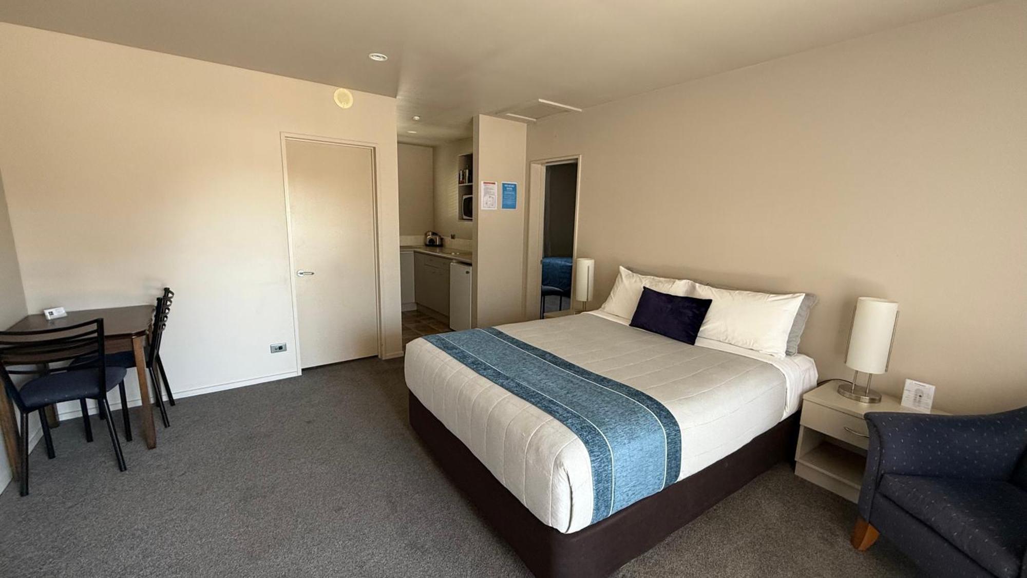 The Suites Ashburton Bagian luar foto