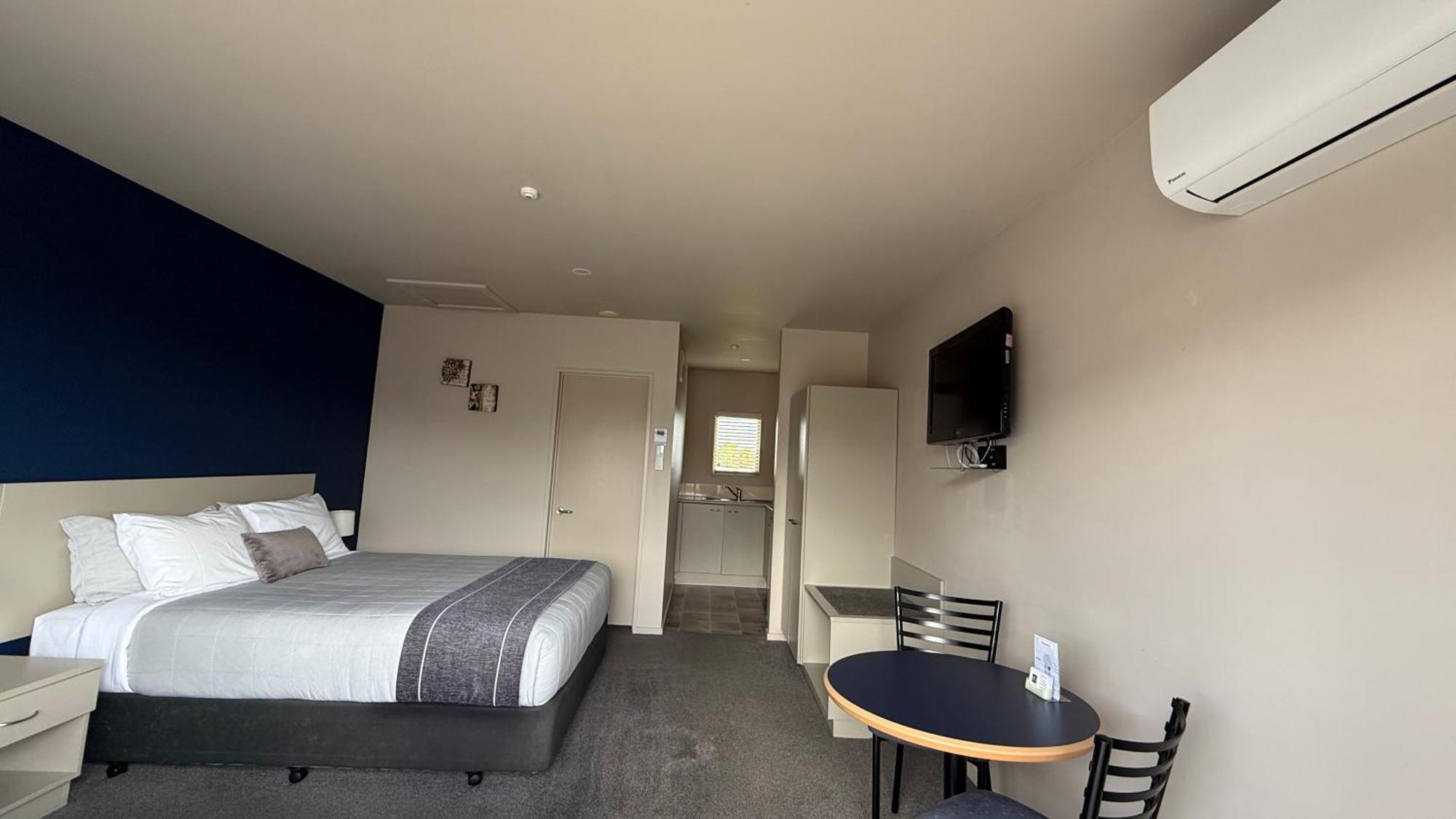 The Suites Ashburton Bagian luar foto