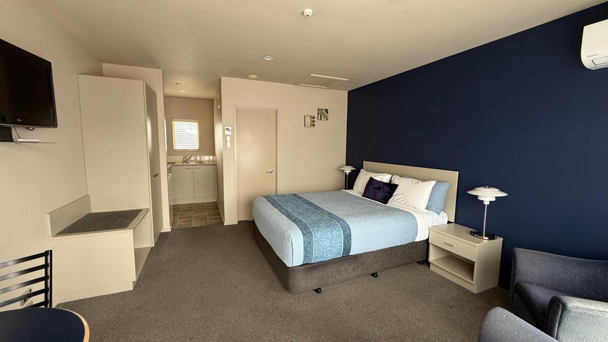 The Suites Ashburton Bagian luar foto